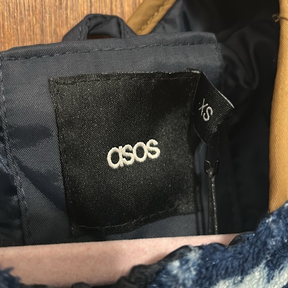 NWT ASOS Hooded Fluffy Vest - Picture 4 of 8